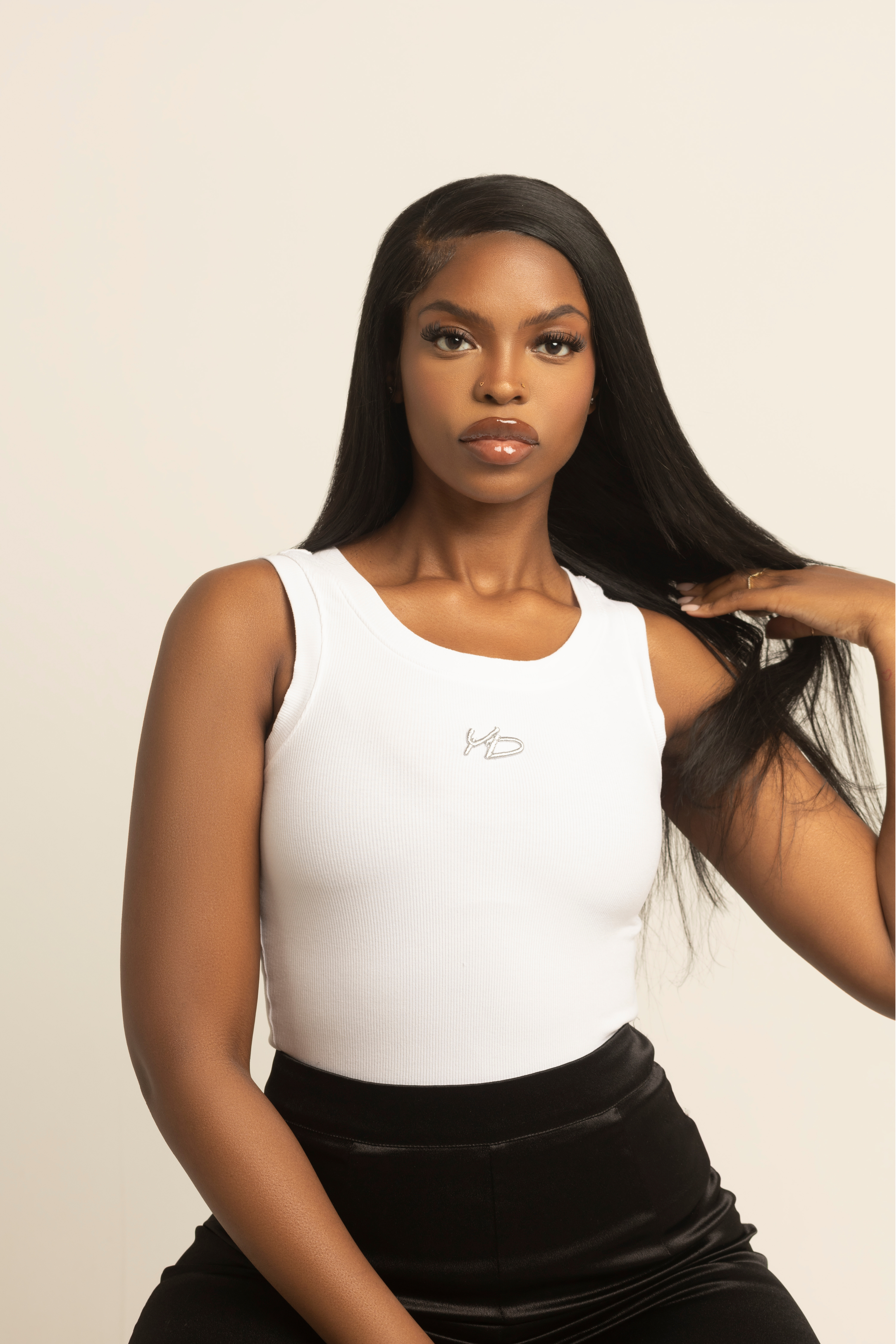 yD Tank top with silver logo in white