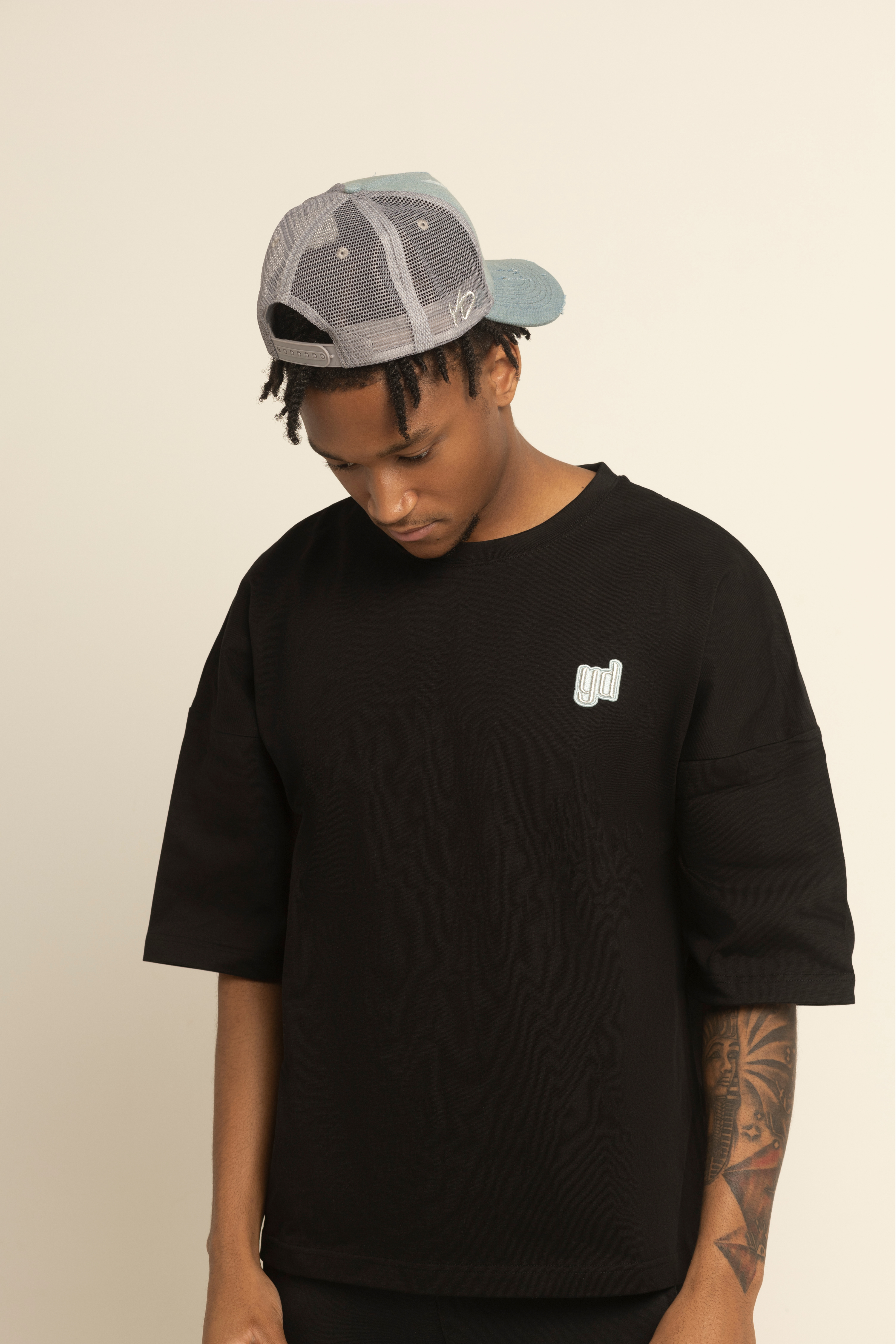 yD Oversized t-shirt with silver logo in black