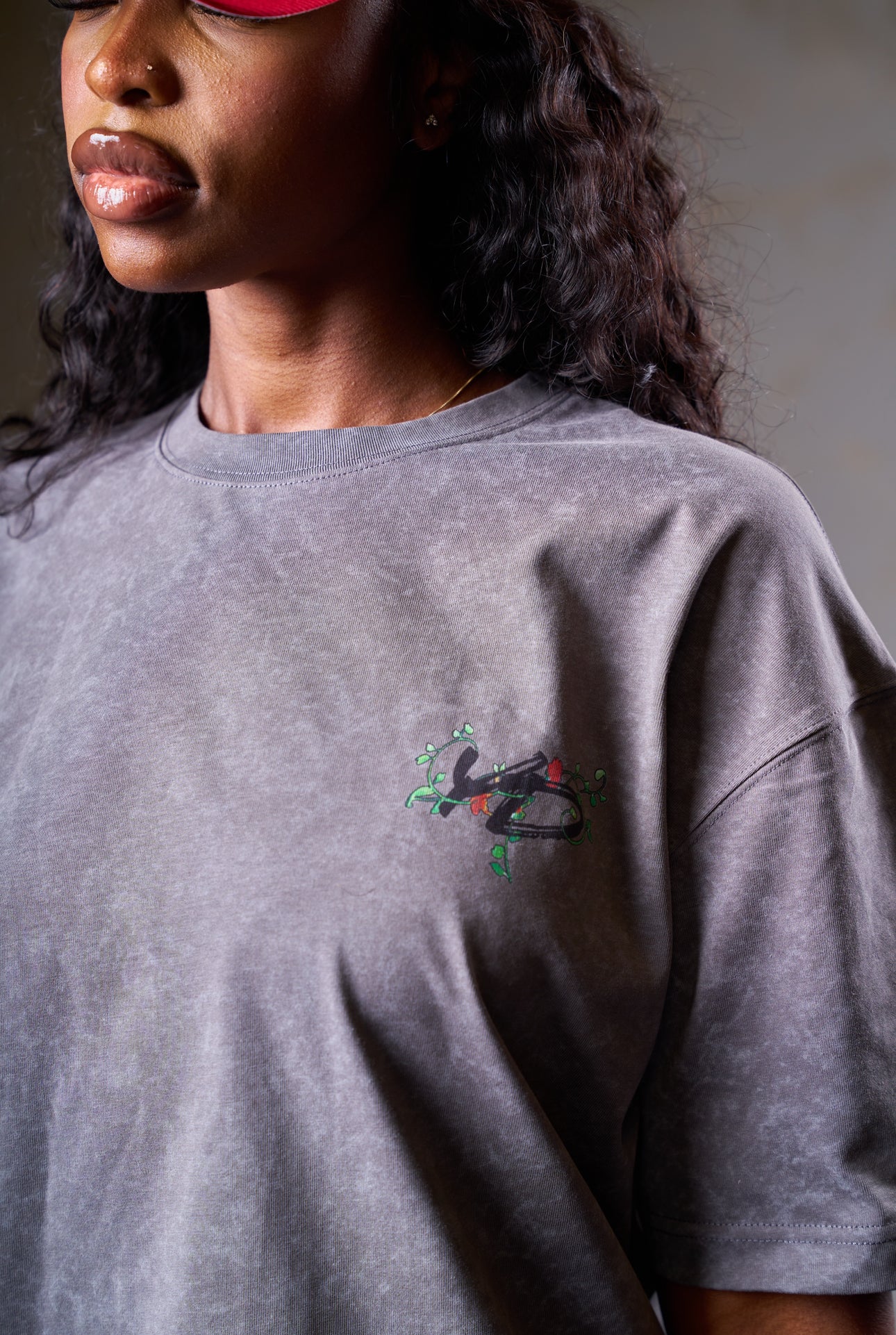YD SEVEN HEAVY WOMENS TEE | CHARCOAL