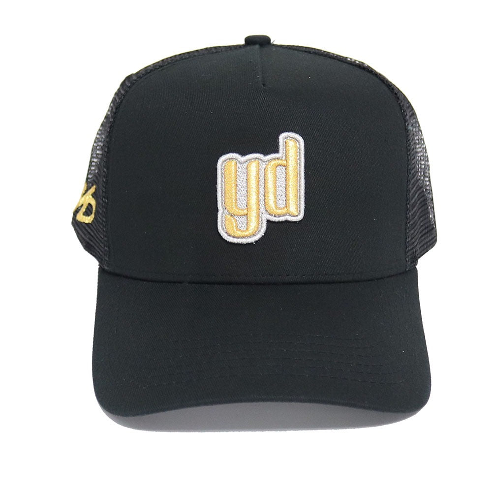 yD Black trucker