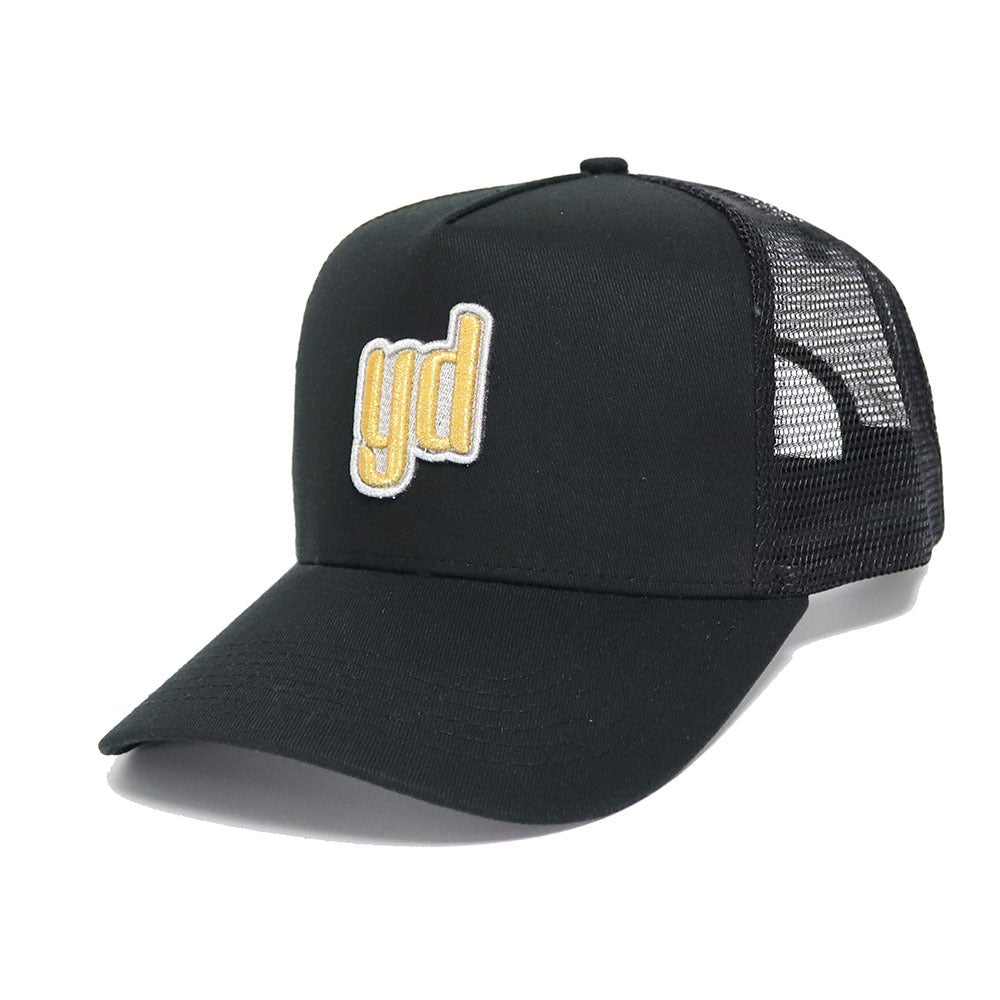 yD Black trucker