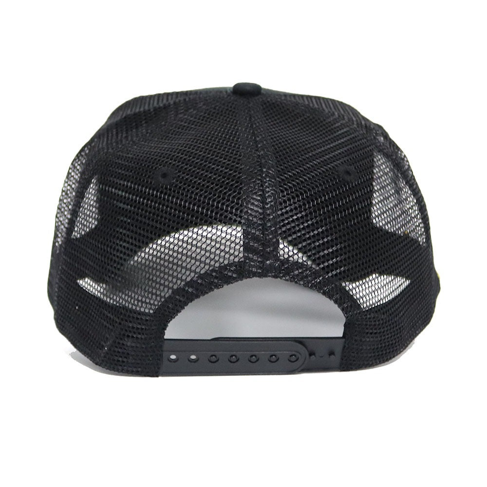 yD Black trucker