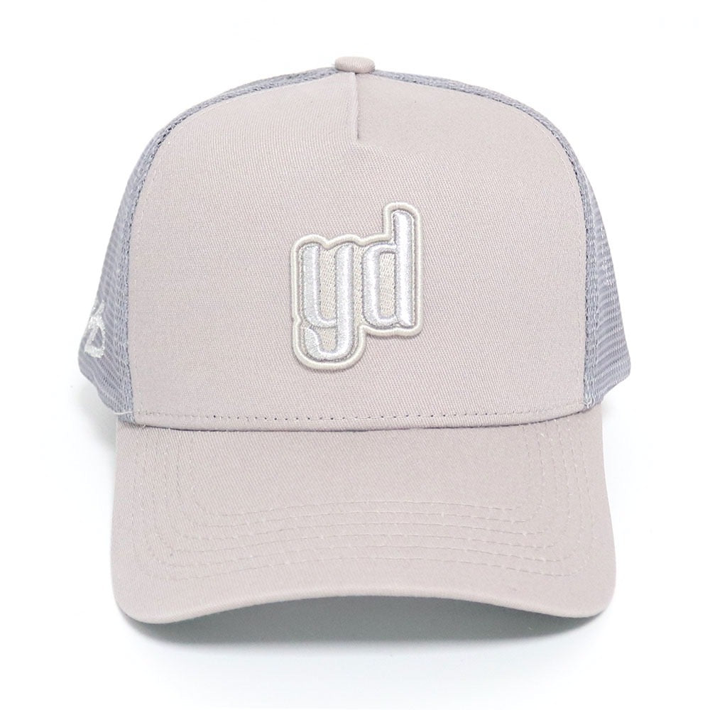 yD Grey trucker