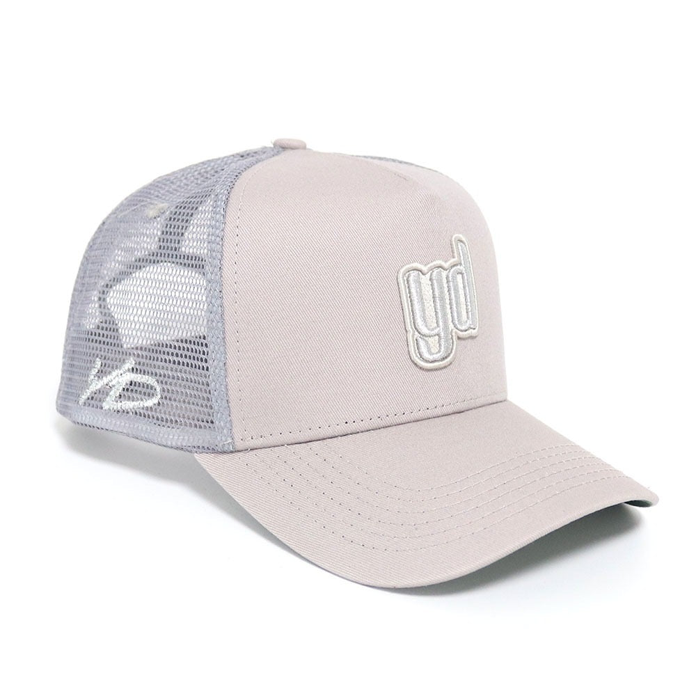 yD Grey trucker