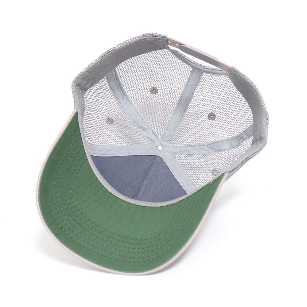 yD Grey trucker