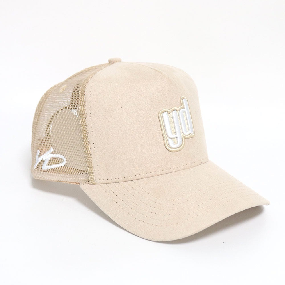 yD Nude trucker