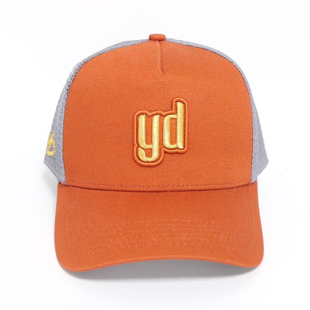 yD Orange trucker