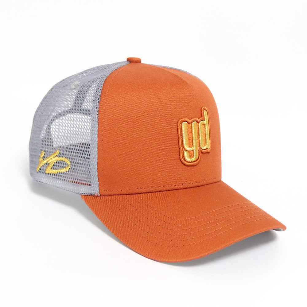 yD Orange trucker